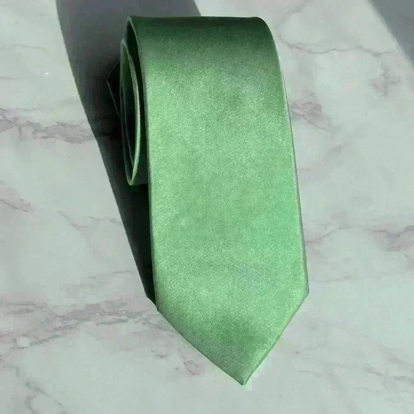 Micheal Kors Lime Green Tie (M20)​ - Picture 1 of 4
